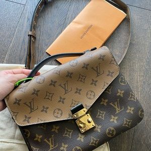 [SOLD] LV Pochette Metis Reverse